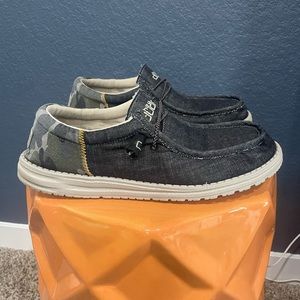 Hey Dude Men’s US size 12 Camo print